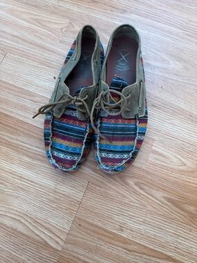 Twisted X Women's Multicolor Striped Canvas & Olive Loafers